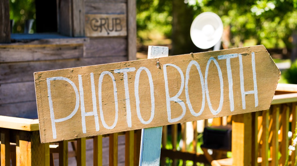 How to Make a Photo Booth Frame for Your Part