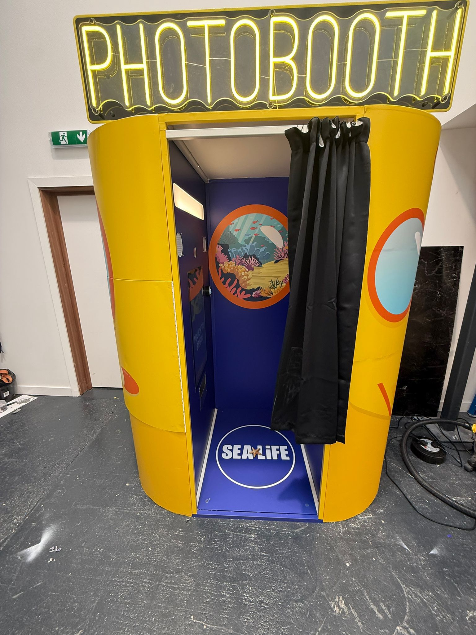 Steel PhotoBooth Skinned